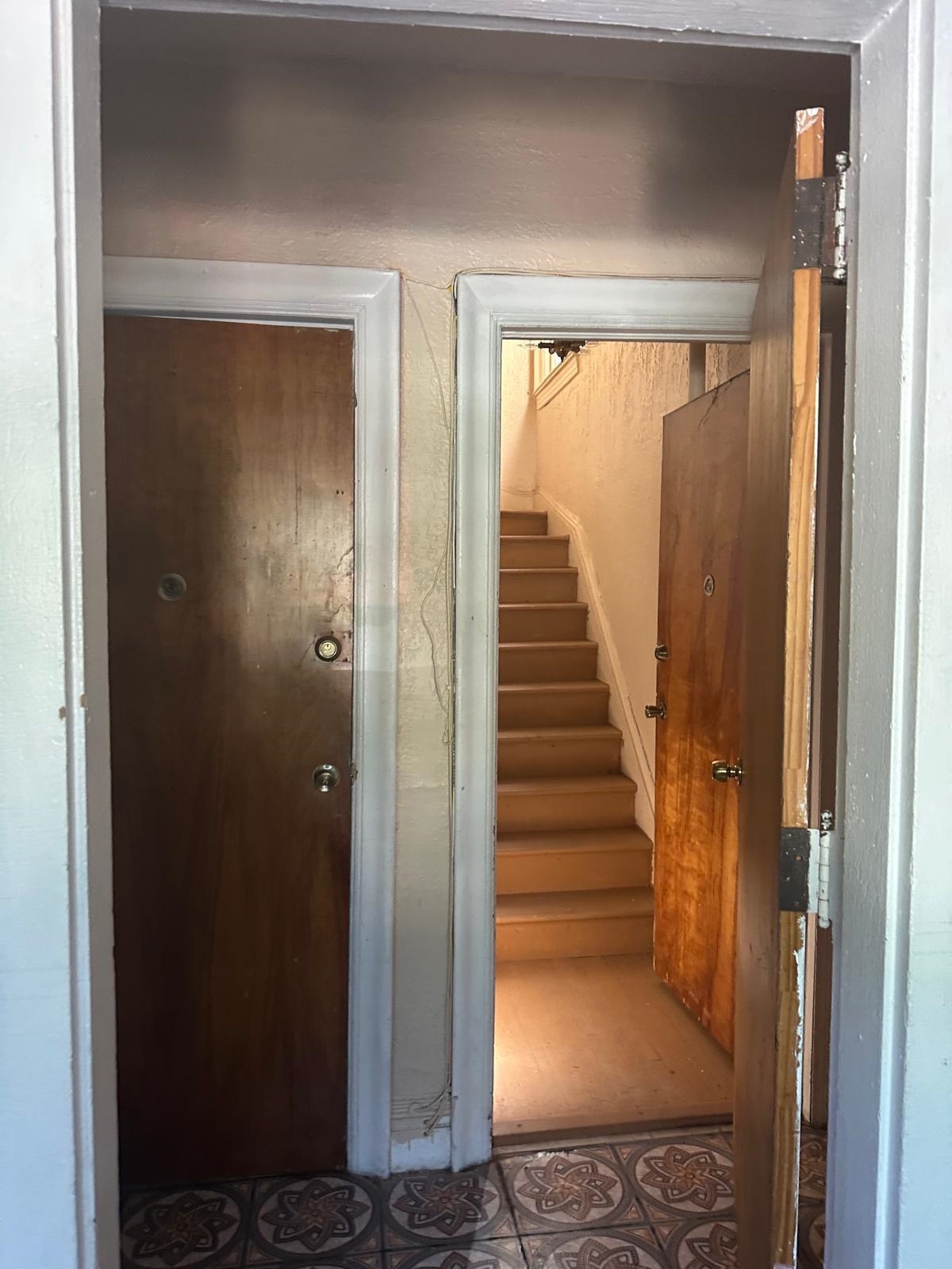 205 WINFIELD Avenue, Jersey City, JC Greenville, NJ 07305 - Property photo 5 of 39