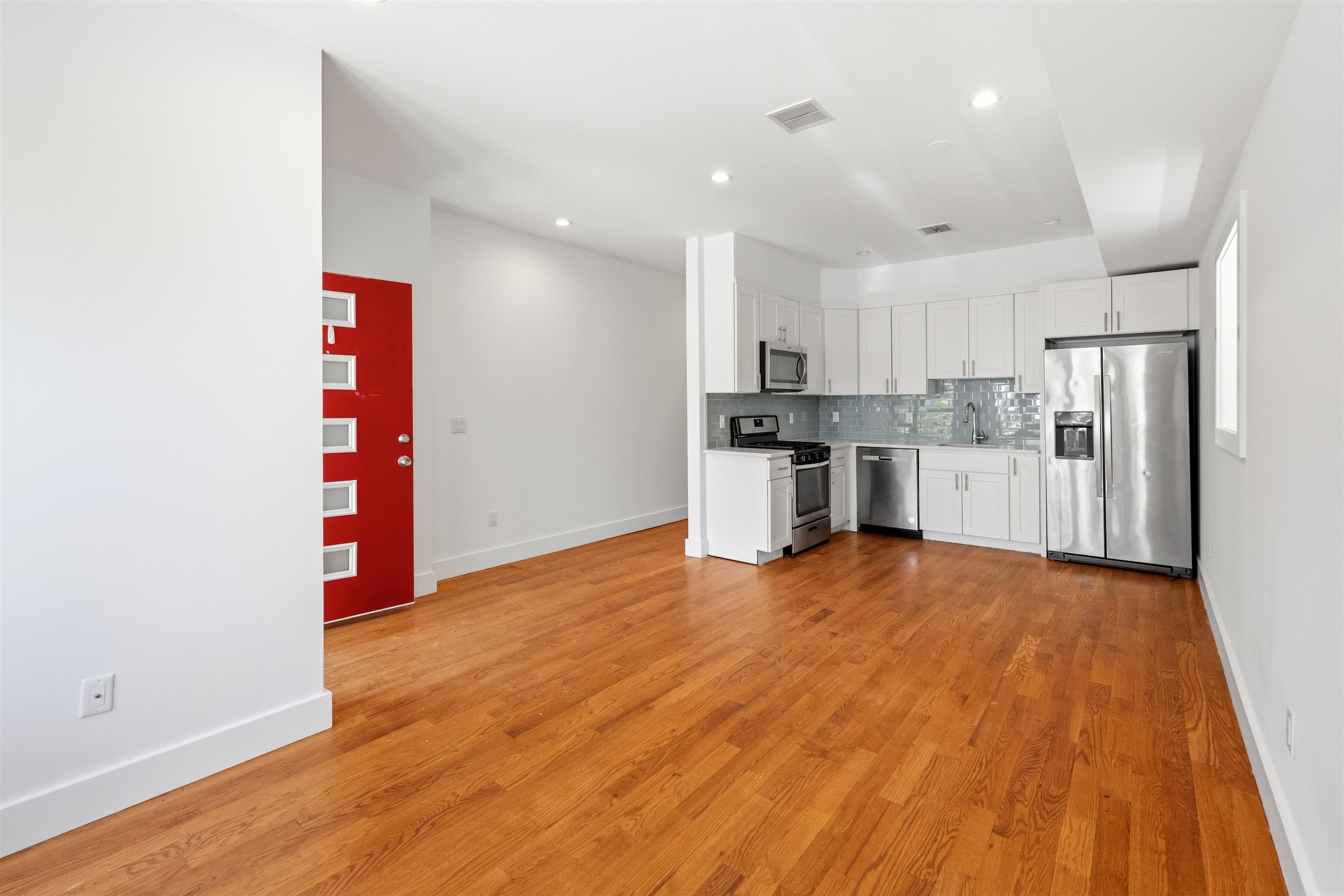141 BEACH Street #1, Jersey City, JC Heights, NJ 07307 - Property photo 2 of 21