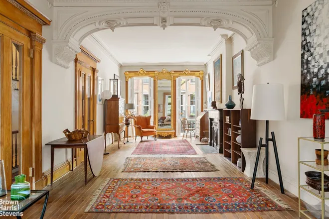 29 GROVE Street, New York, NY 10014