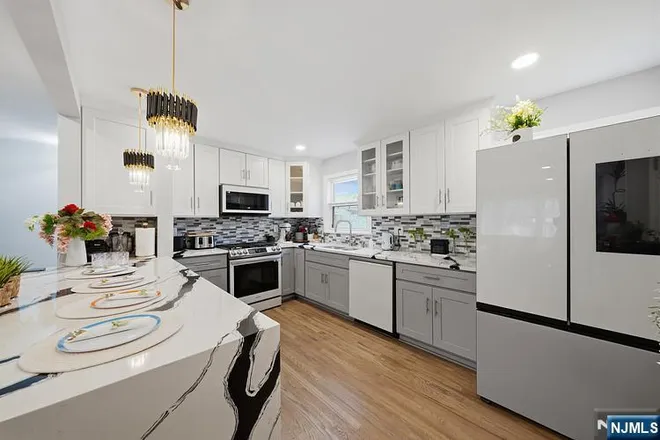 501 2nd, Roselle, NJ 07203