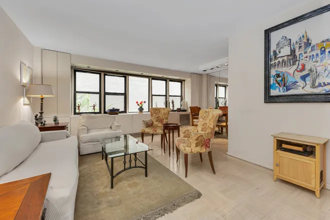 220 East 54th Street #5E, New York, NY 10022