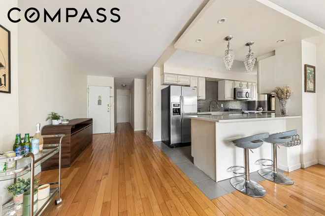 208 East Broadway #J106, New York, NY 10002