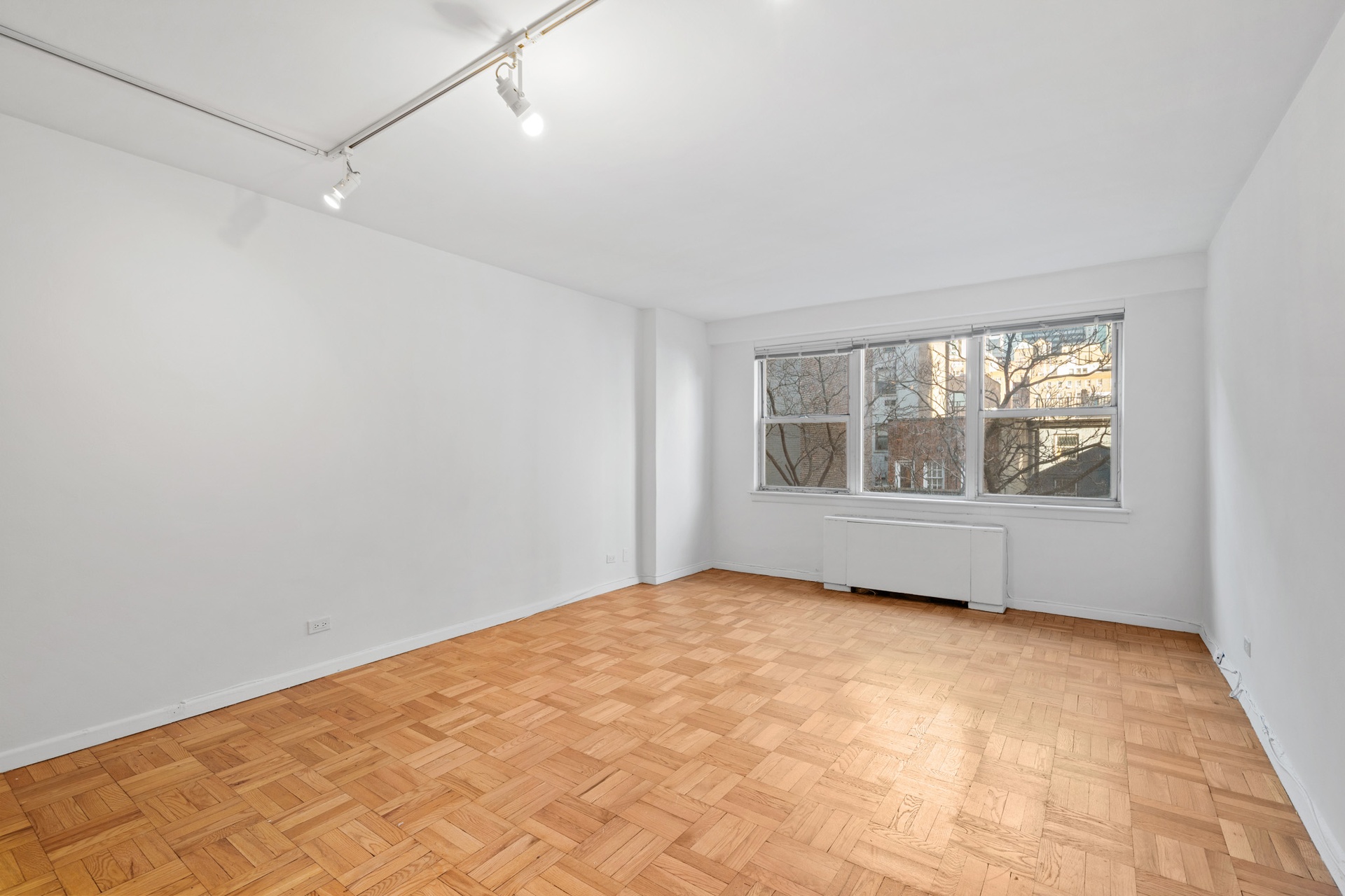 155 East 34th Street #6-A, Murray Hill, Manhattan, NY 10016 - Property photo 5 of 15