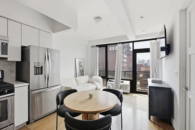 399 East 8th Street #7B, New York, NY 10009