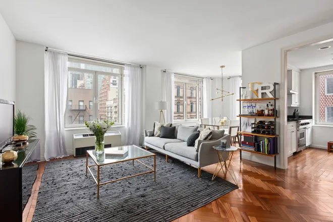 400 East 51st Street #4B, New York, NY 10022