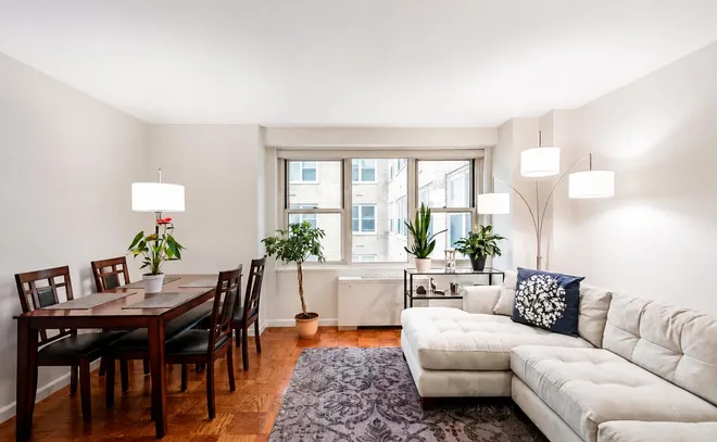 305 East 24th Street #8H, New York, NY 10010