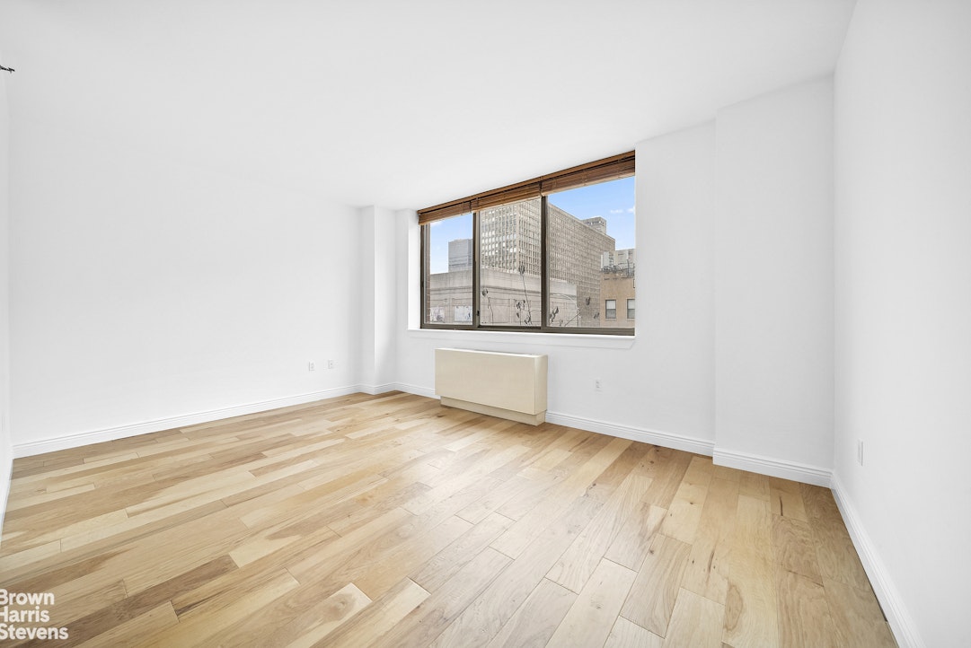 250 East 30th Street #3C, Kips Bay, Manhattan, NY 10016 - Property photo 2 of 15