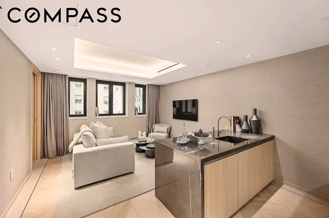 685 5th Avenue #6B, New York, NY 10022