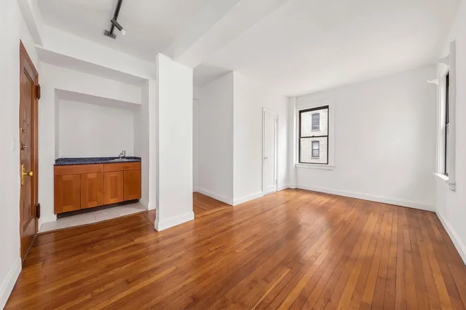 35 East 30th Street #5D, New York, NY 10016