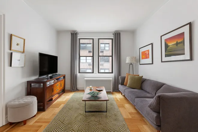230 East 71st Street #6B, New York, NY 10021