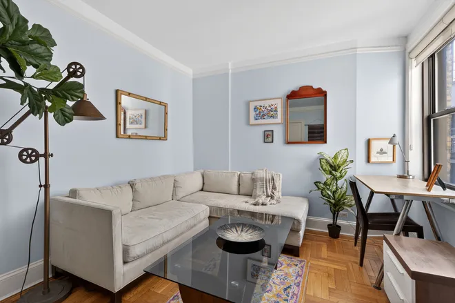 345 East 77th Street #4D, New York, NY 10075