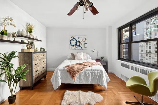 135 East 54th Street #12F, New York, NY 10022