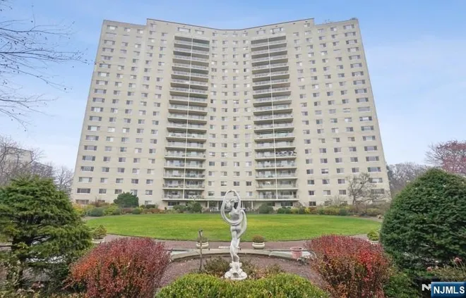 377 South Harrison #15D, East Orange, NJ 07018