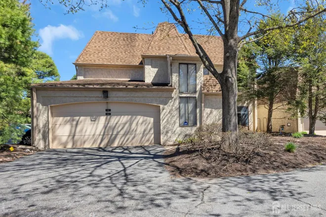 9 Carriage Place, Park Gate Condo, NJ 08820