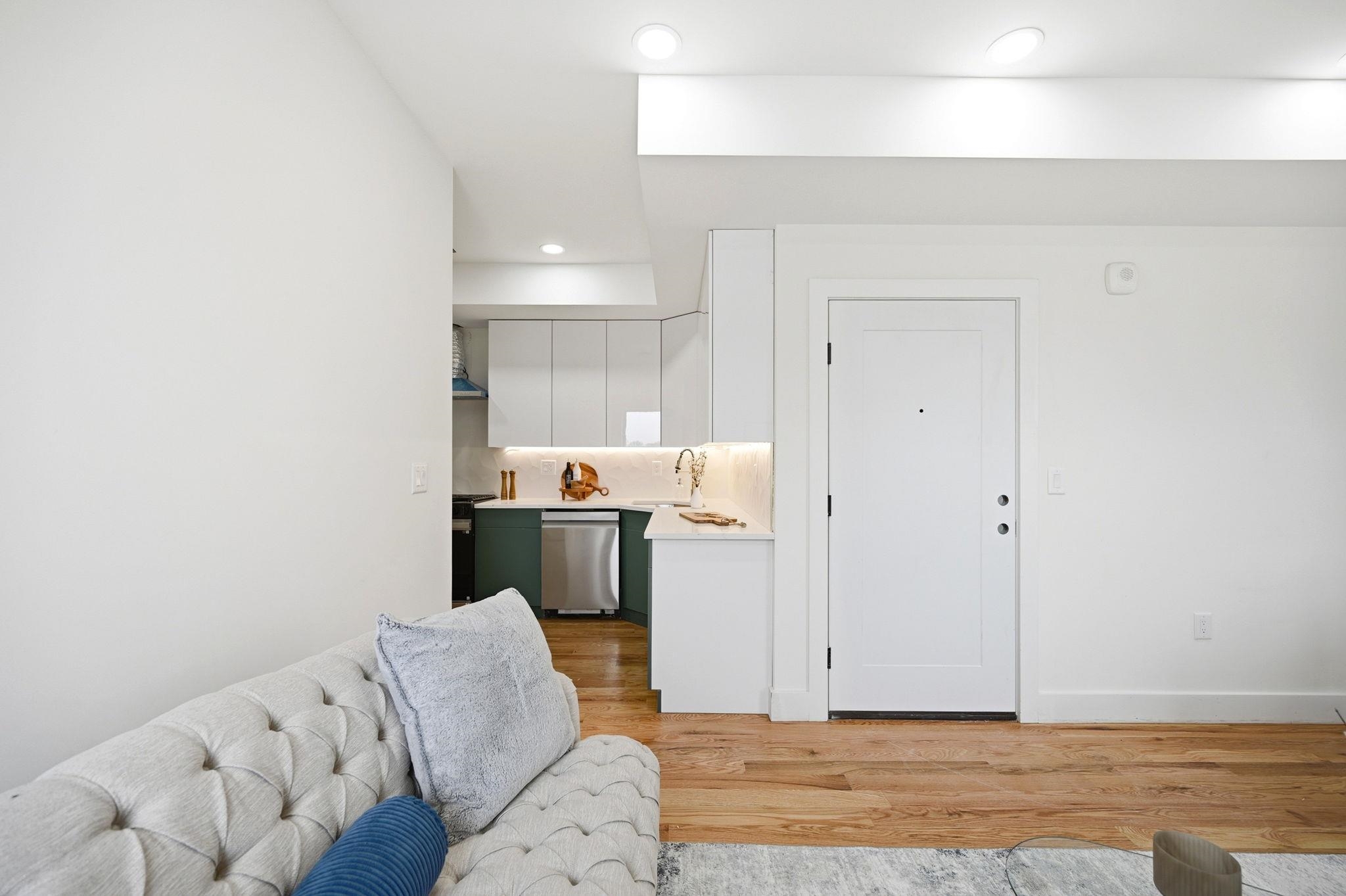 1904 JOHN F KENNEDY Boulevard, Jersey City, JC West Bergen, NJ 07305 - Property photo 3 of 25