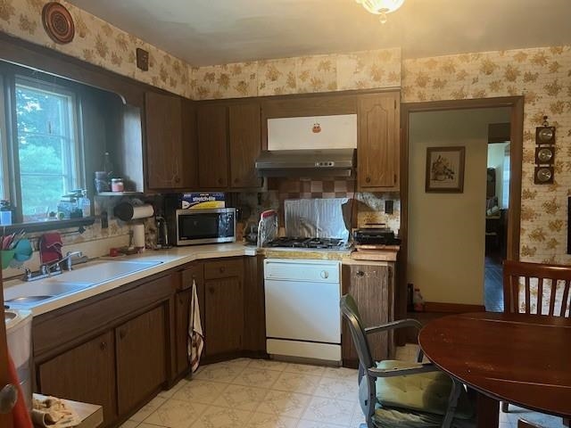 18 MESSLER Street, East Brunswick Township, EAST BRUNSWICK, NJ 08816 - Property photo 3 of 22