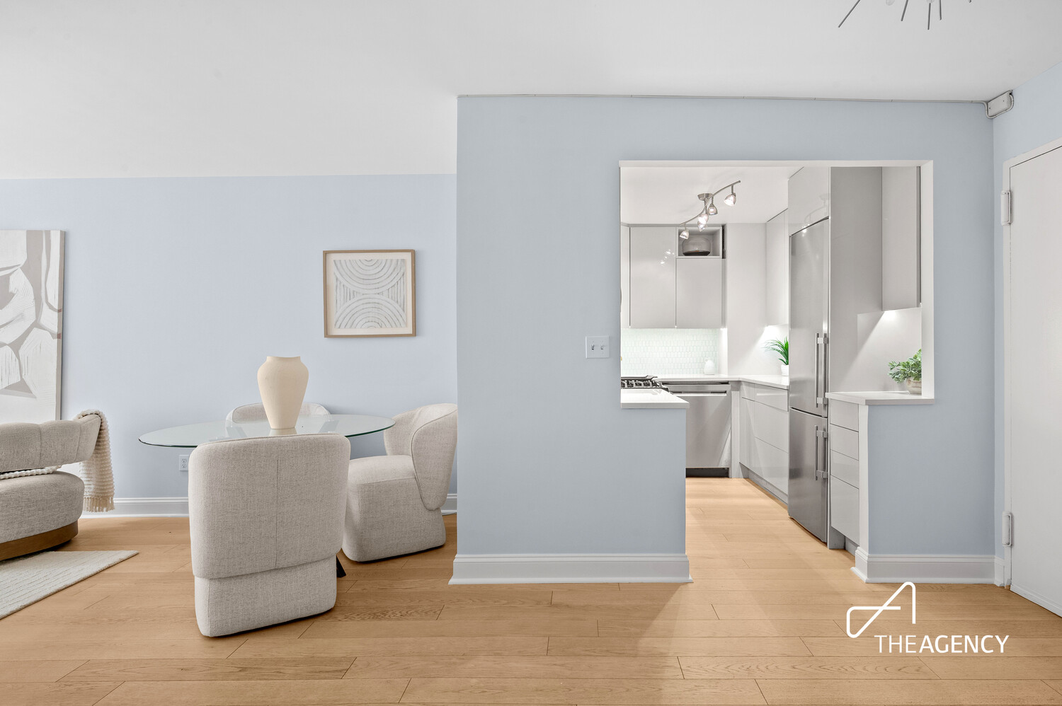 61 West 62nd Street #5F, Lincoln Square, Manhattan, NY 10023 - Property photo 4 of 8