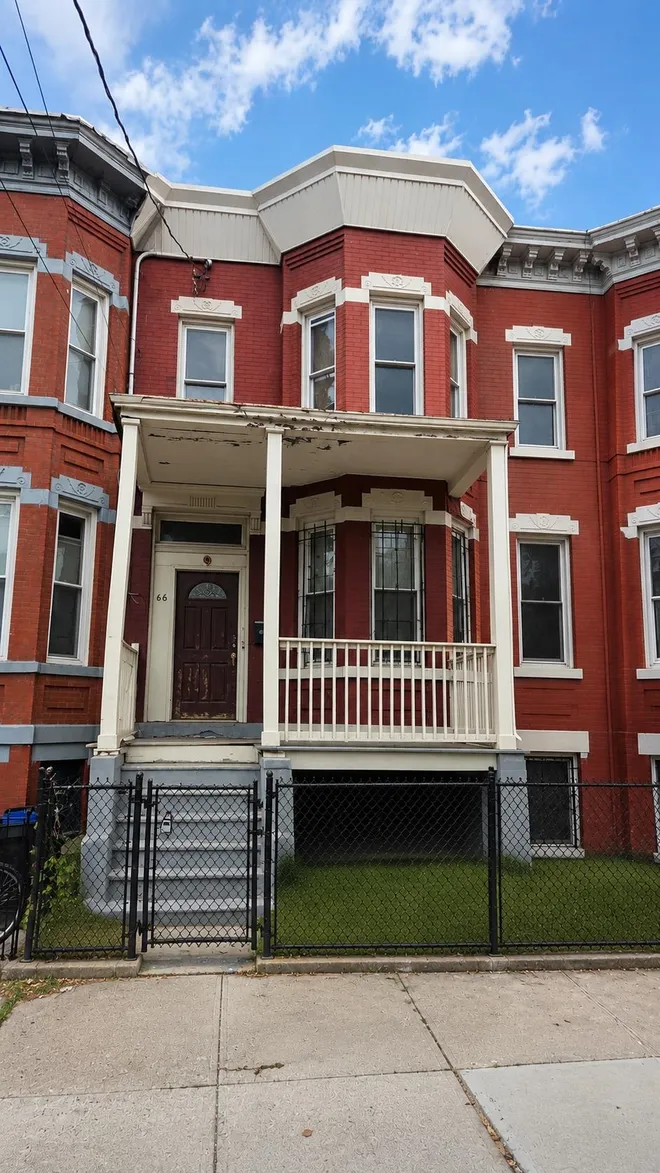 66 OAK Street, JC, Bergen-Lafayette, NJ 07304