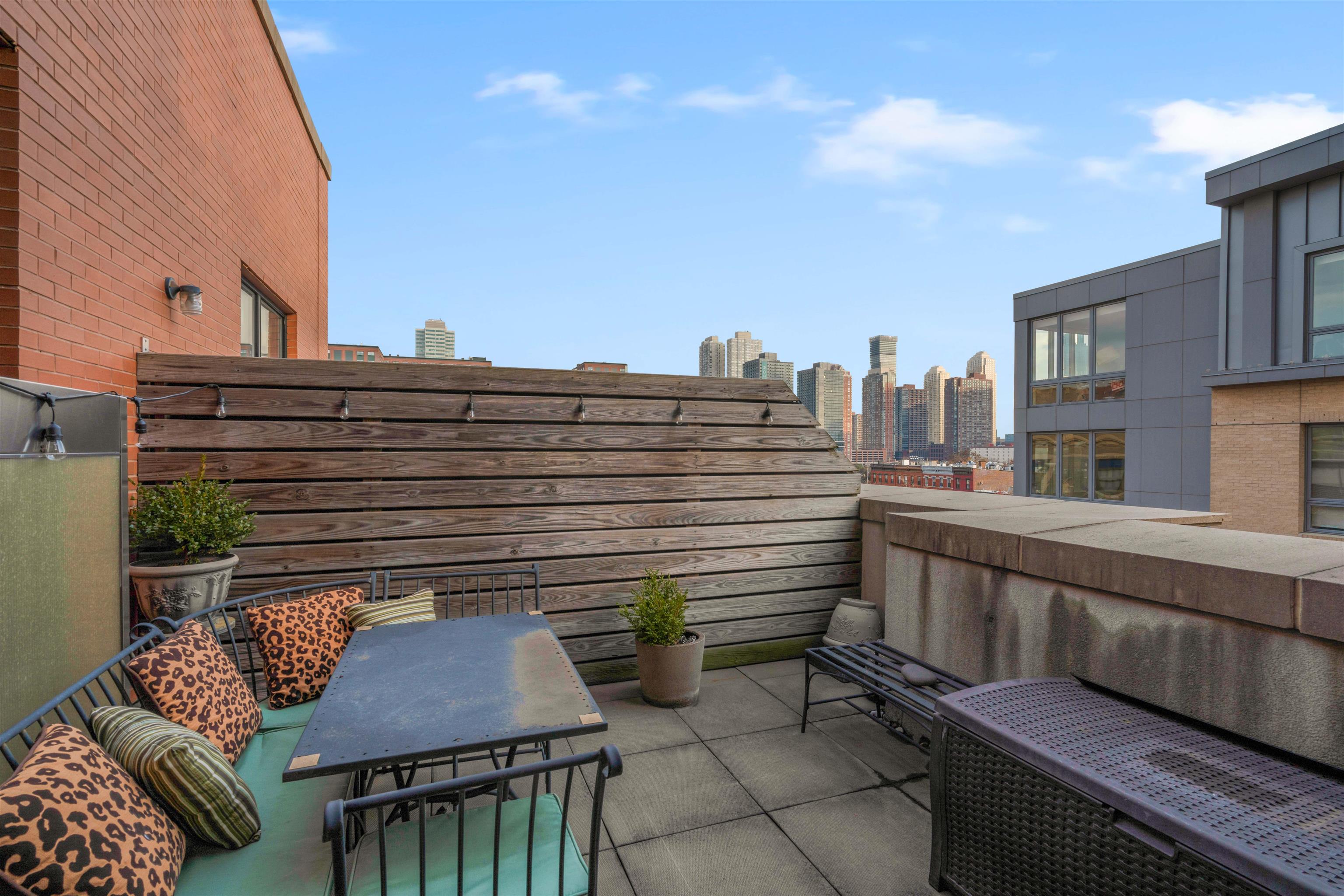 232 PAVONIA Avenue, Jersey City, JC Downtown, NJ 07302 - Property photo 3 of 18