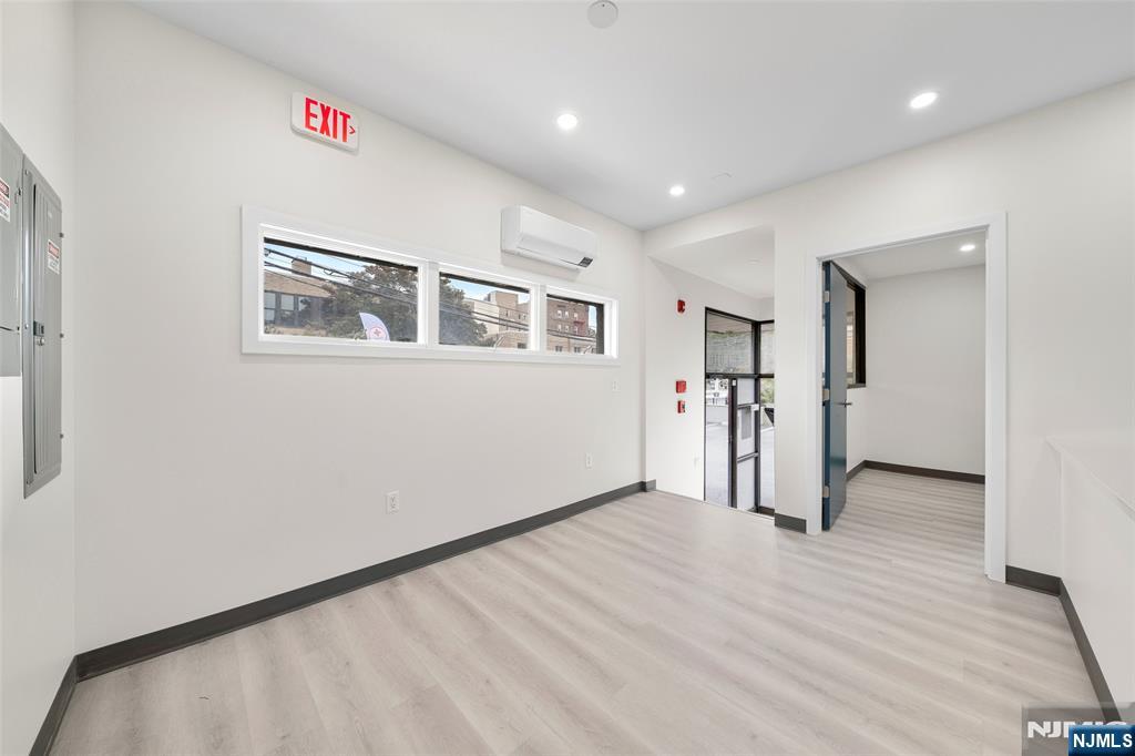 35 Pangborn #1, South Hackensack Township, Hackensack, NJ 07601 - Property photo 2 of 24