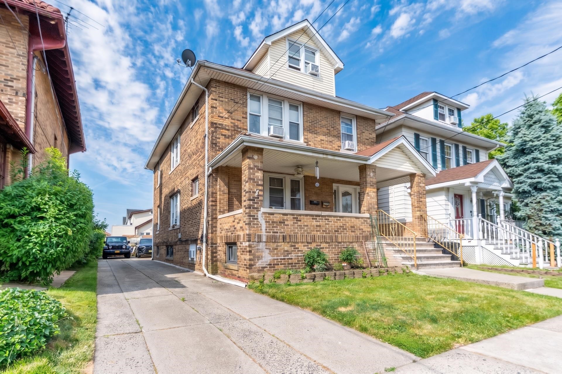911 79th Street, North Bergen Township, North Bergen, NJ 07047 - Property photo 2 of 33