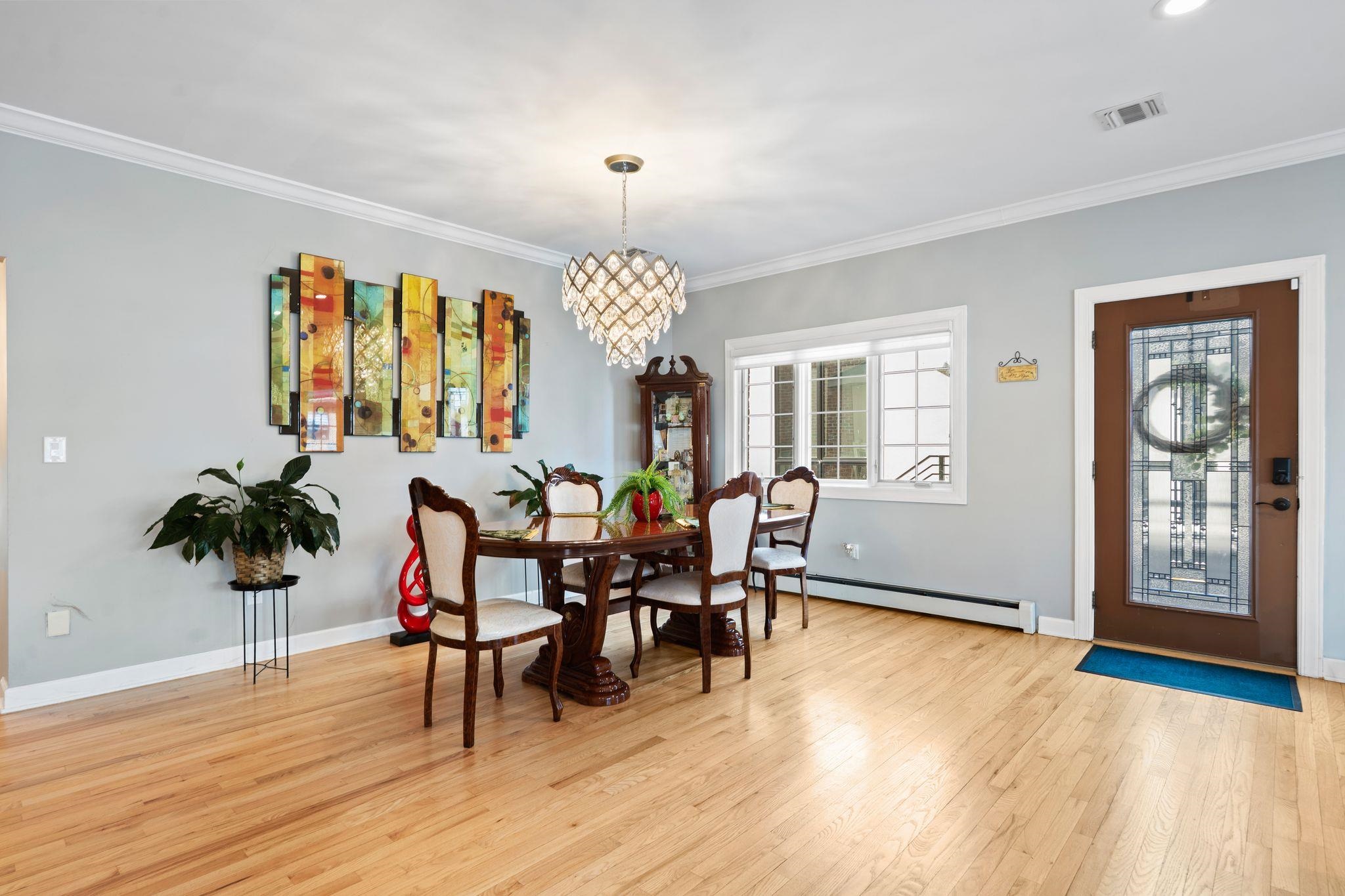 88 MYRTLE Avenue, Edgewater Borough, Edgewater, NJ 07020 - Property photo 2 of 49