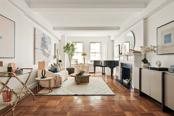 65 CENTRAL Park #8A, New York, NY 10023