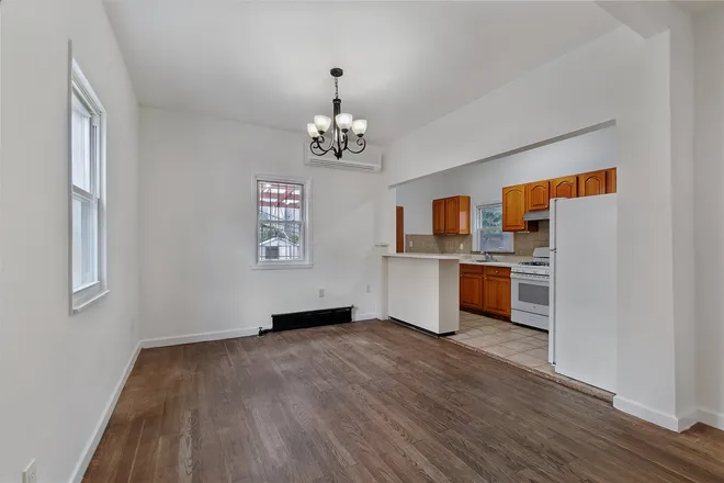 30-92 42nd Street, Astoria, NY 11103