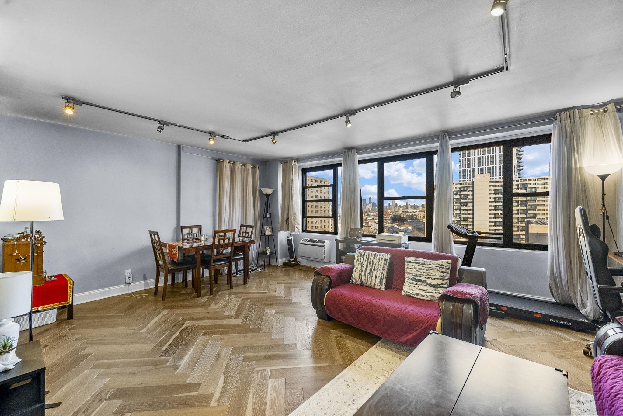 10 HURON Avenue, Jersey City, JC Journal Square, NJ 07306 - Property photo 3 of 37
