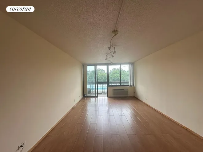 150-38 UNION Turnpike #1N, Kew Gardens Hills, NY 11367