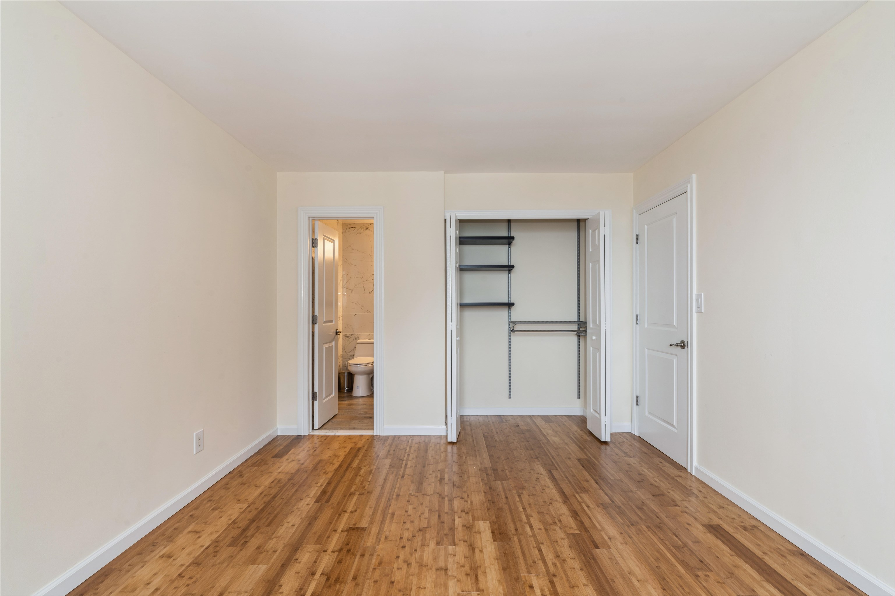 100 MANHATTAN Avenue, Union City, Union City, NJ 07087 - Property photo 5 of 22