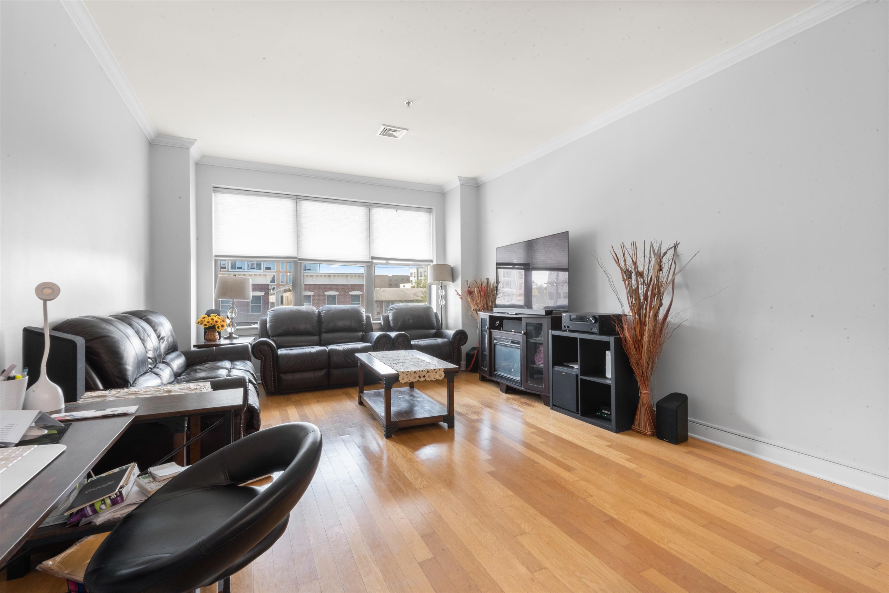 172 CULVER Avenue, Jersey City, JC West Bergen, NJ 07305 - Property photo 5 of 18