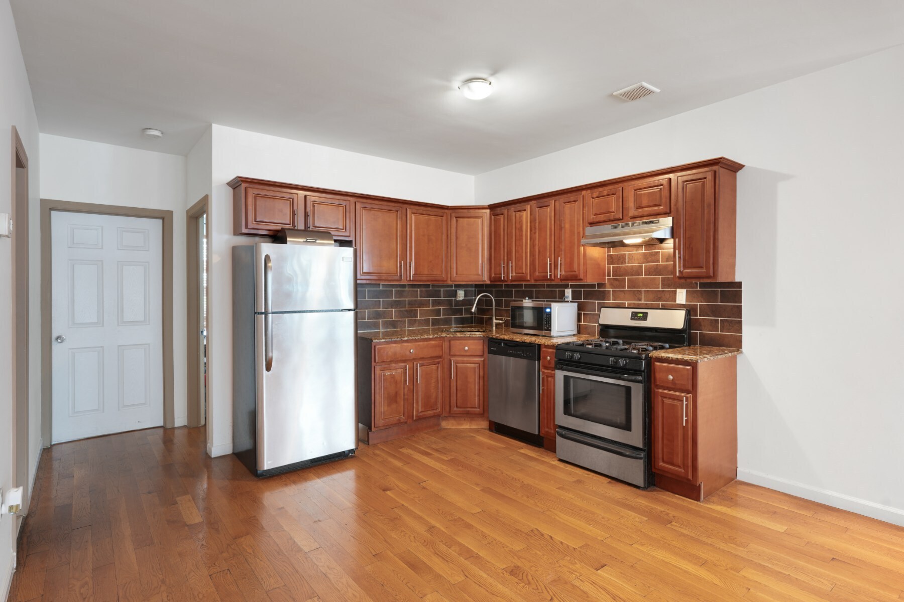 479 Bainbridge Street #Two Family Townhouse, Stuyvesant Heights, Brooklyn, NY 11233 - Property photo 4 of 21