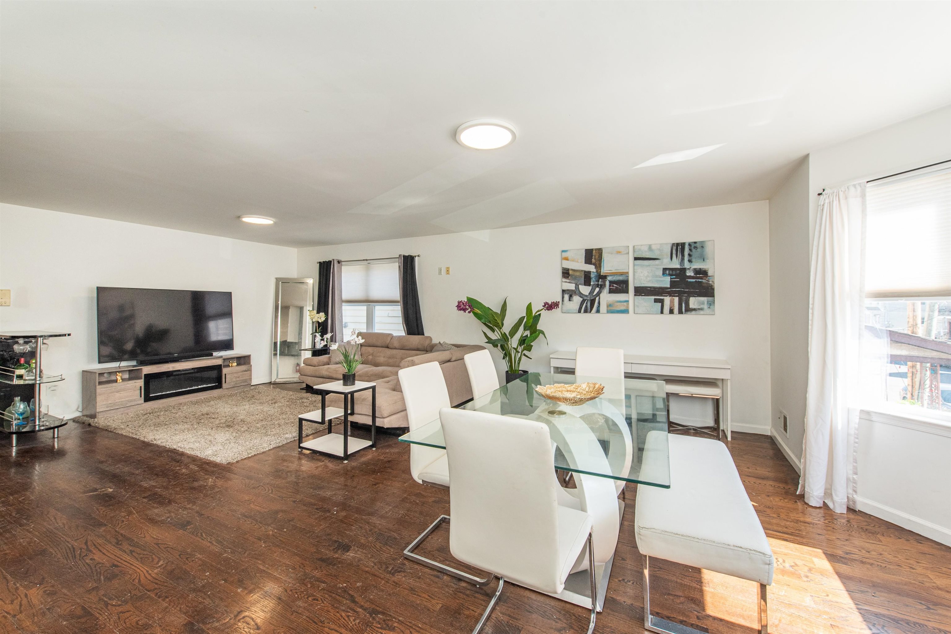 543-545 LIVINGSTON Street, Elizabeth City, ELIZABETH, NJ 07206-1323 - Property photo 3 of 49