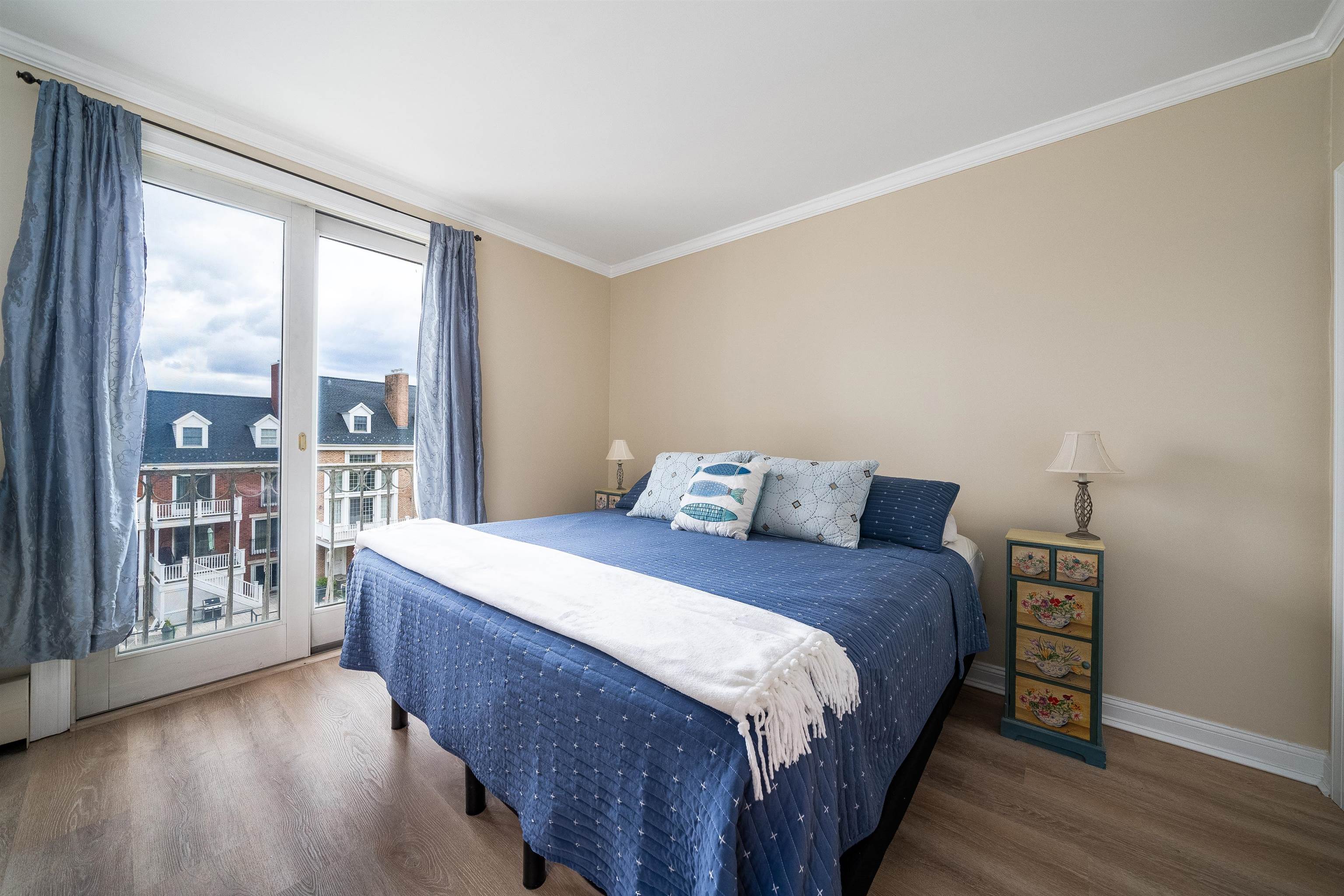201 SHEARWATER Court WEST, Jersey City, JC Greenville, NJ 07305 - Property photo 2 of 38