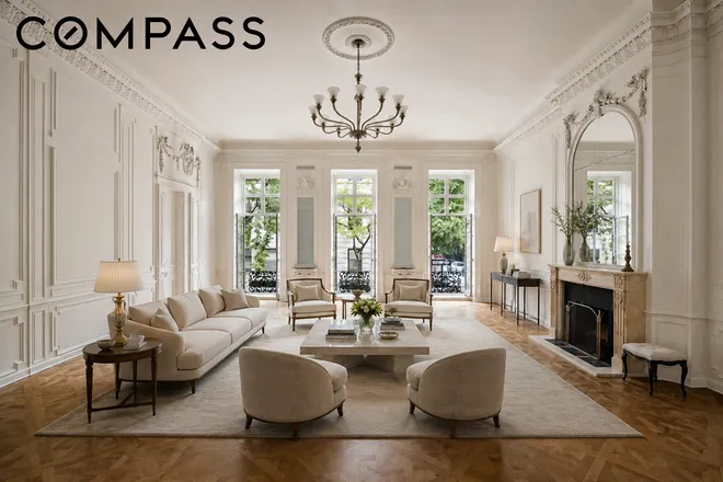 11 Gramercy Park, New York, NY 10003