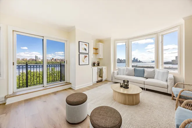6315 CITY Place, Edgewater, NJ 07020