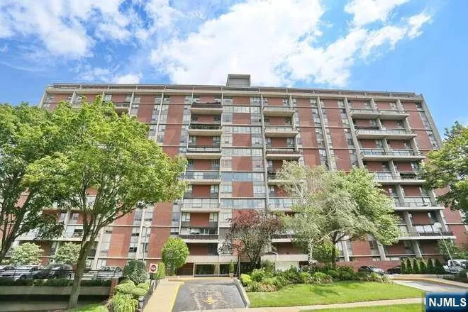 4 Horizon #1027, Fort Lee, NJ 07024