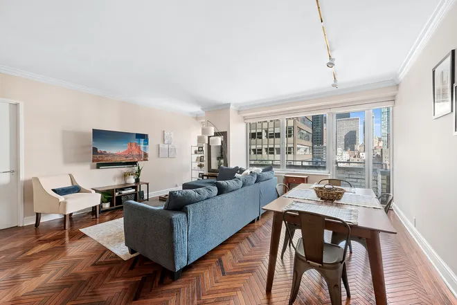 216 East 47th Street #11A, New York, NY 10017