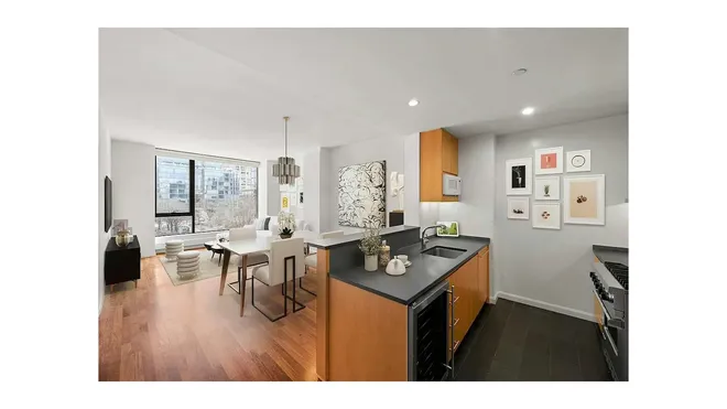 255 HUDSON Street #5A, New York, NY 10013