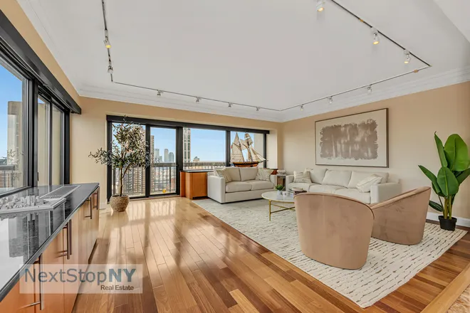 300 East 59th Street #PH06, New York, NY 10022