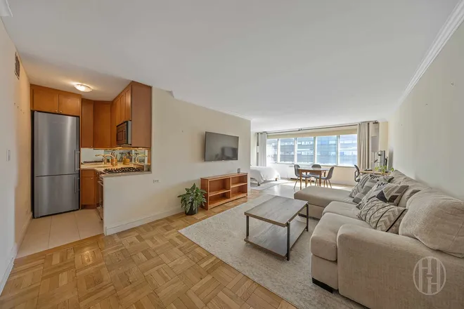 69 5th Avenue #15H, New York, NY 10003-3005