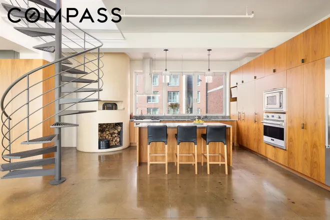347 West 39th Street #PHNE, New York, NY 10018