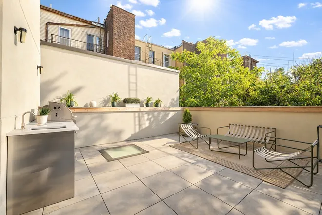 61 North HENRY Street #GARDEN1, Brooklyn, NY 11222