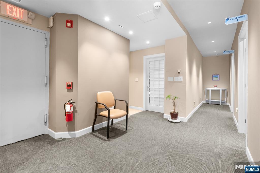 1618 Parker, Fort Lee Borough, Fort Lee, NJ 07024 - Property photo 4 of 30