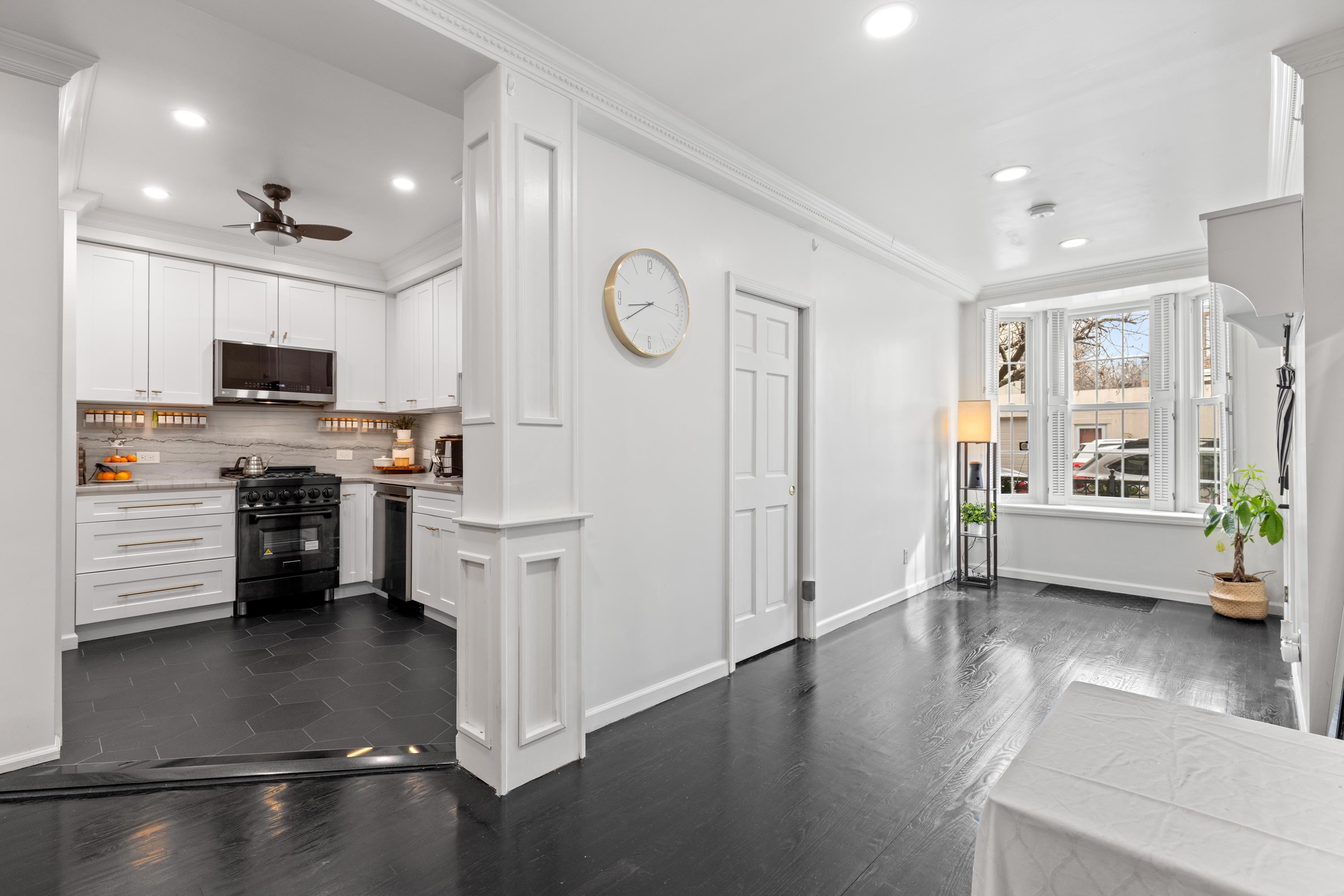 91 COLES Street, Jersey City, JC Downtown, NJ 07302 - Property photo 3 of 23