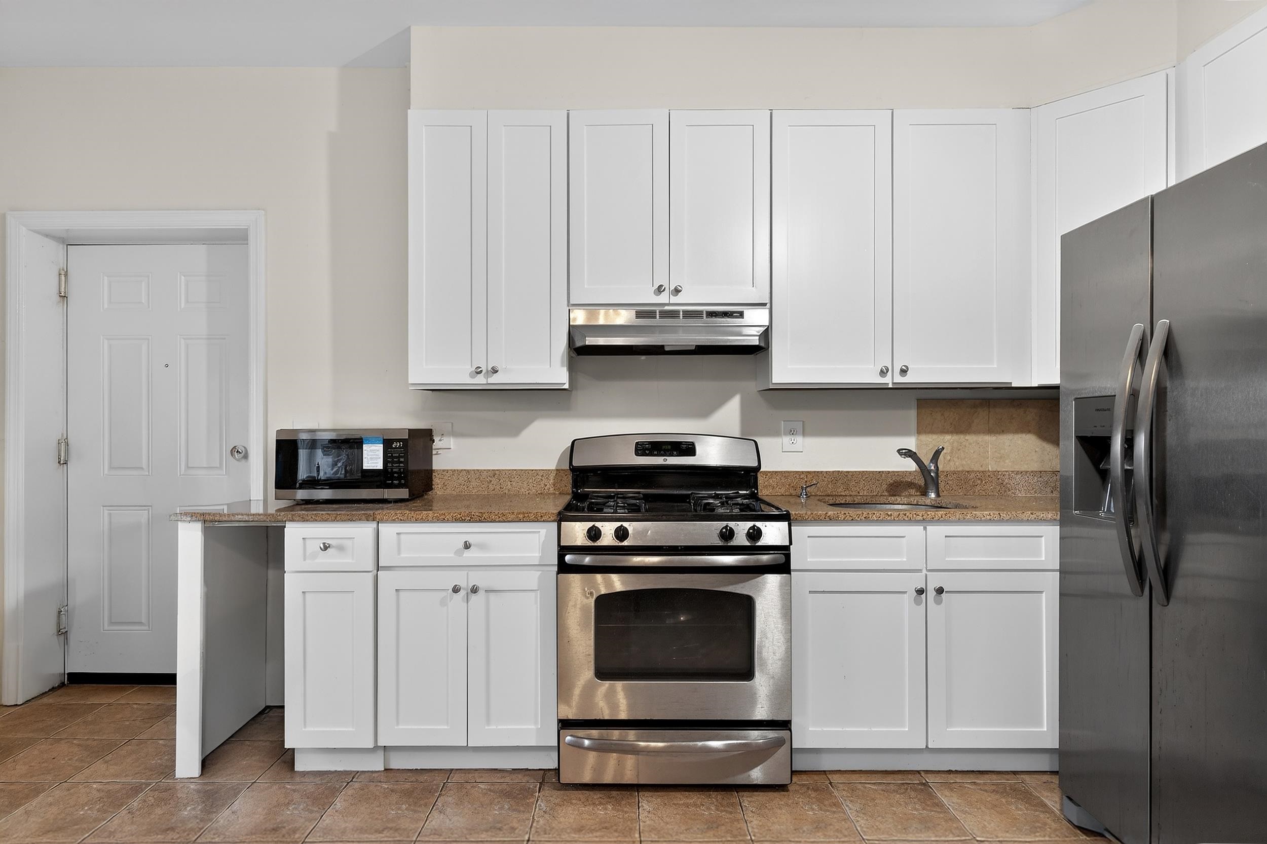 620 38th Street, Union City, Union City, NJ 07087 - Property photo 3 of 13