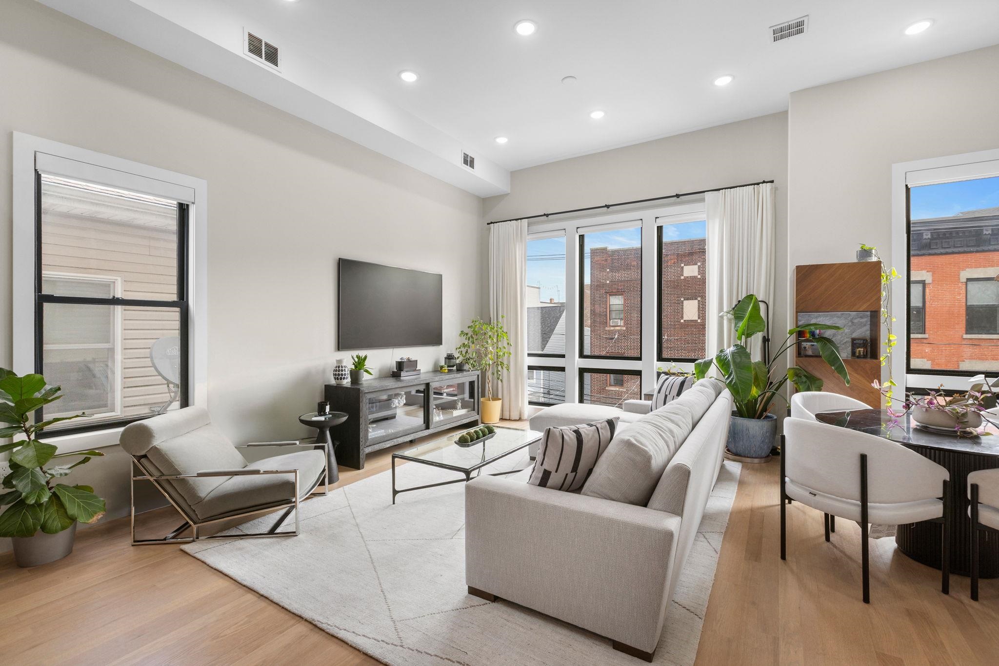 139 NEW YORK Avenue, Jersey City, JC Heights, NJ 07307 - Property photo 2 of 25