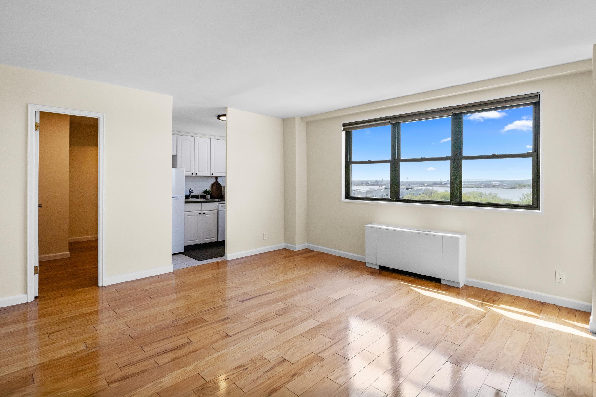 1225 KENNEDY Boulevard, Bayonne City, Bayonne, NJ 07002 - Property photo 3 of 19