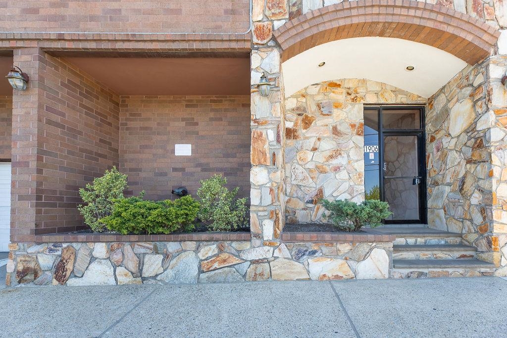 1906 PATERSON PLANK Road, North Bergen Township, North Bergen, NJ 07047-1900 - Property photo 2 of 22